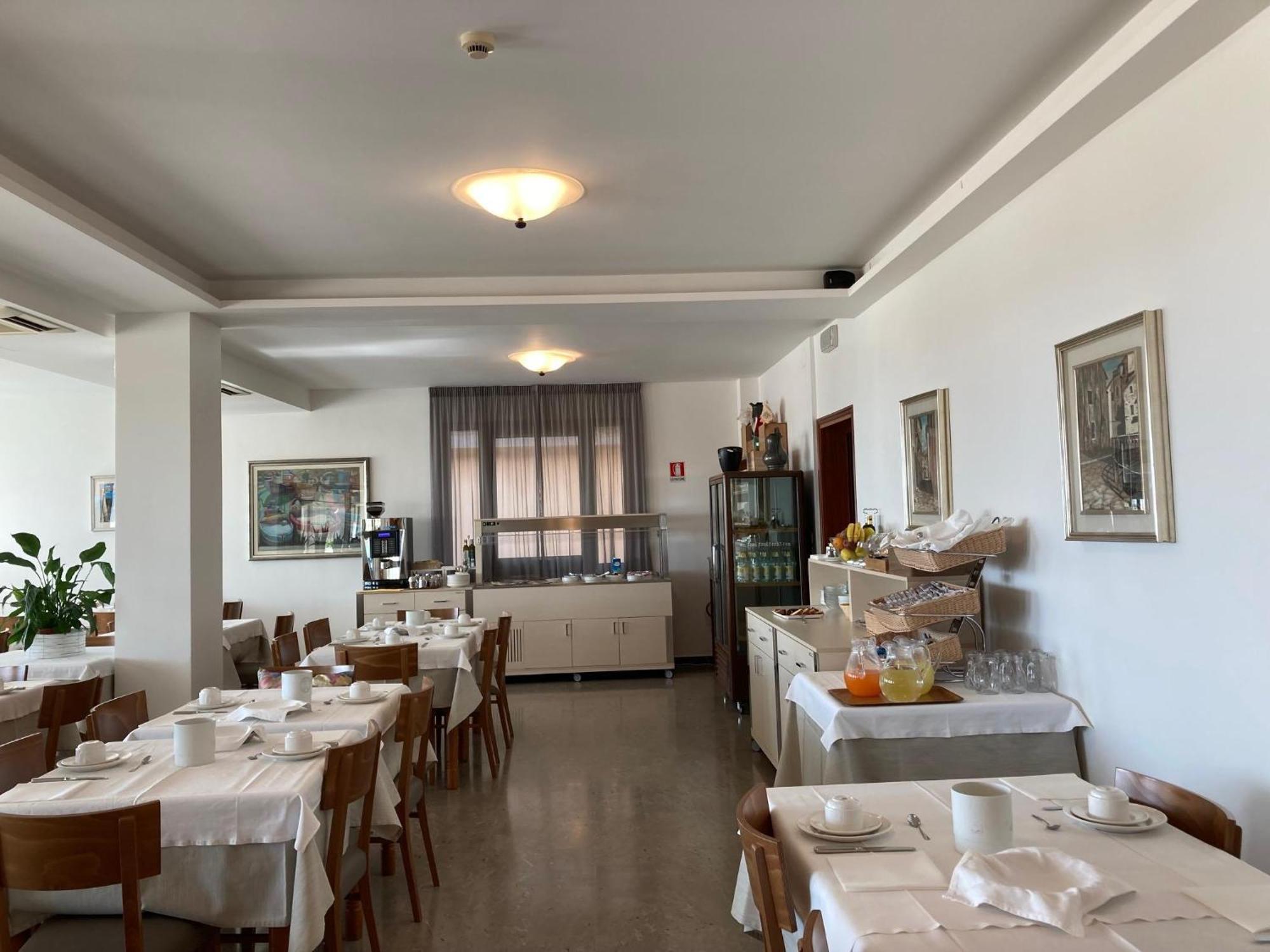 Hotel Giacomazzo Caorle Exterior photo