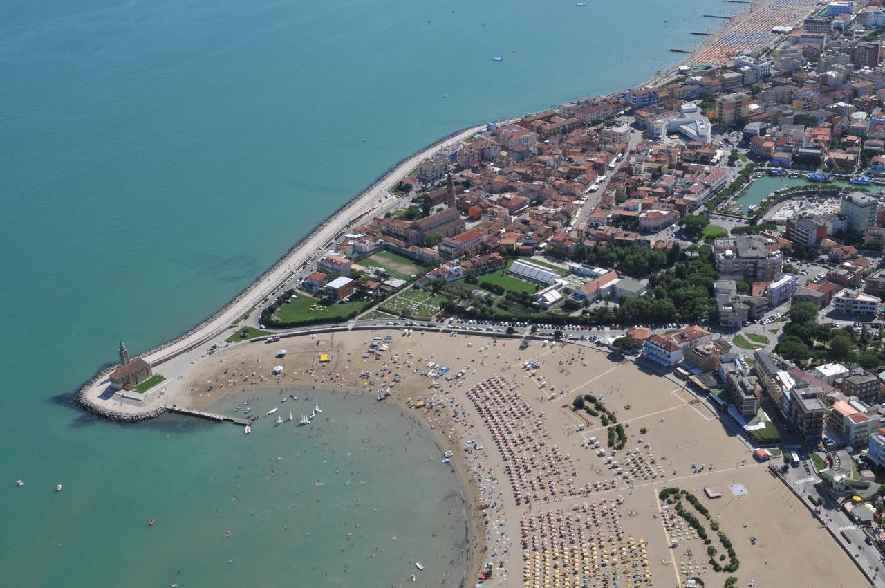 Hotel Giacomazzo Caorle Exterior photo